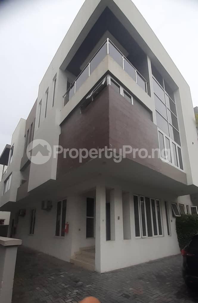 4 bedroom House for sale Pinnock Osapa london Lekki Lagos