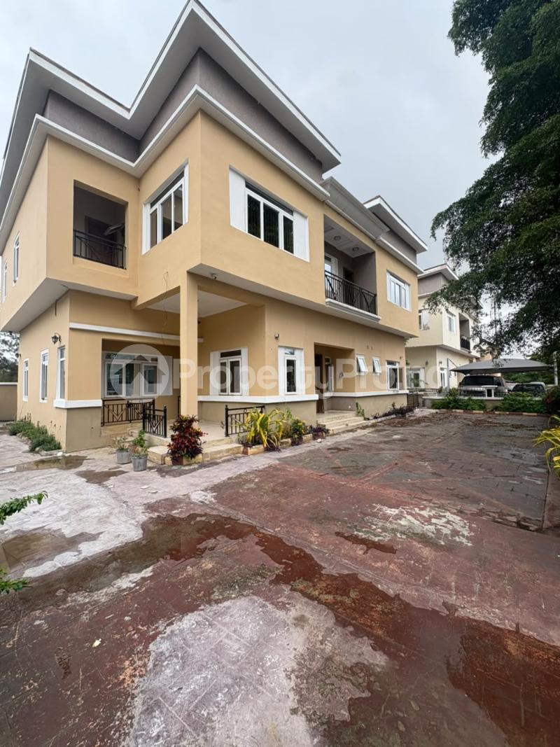 5 bedroom House for rent Ikota Lekki Lagos