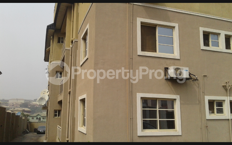 3 bedroom Flat / Apartment for rent   River valley estate Ojodu Lagos