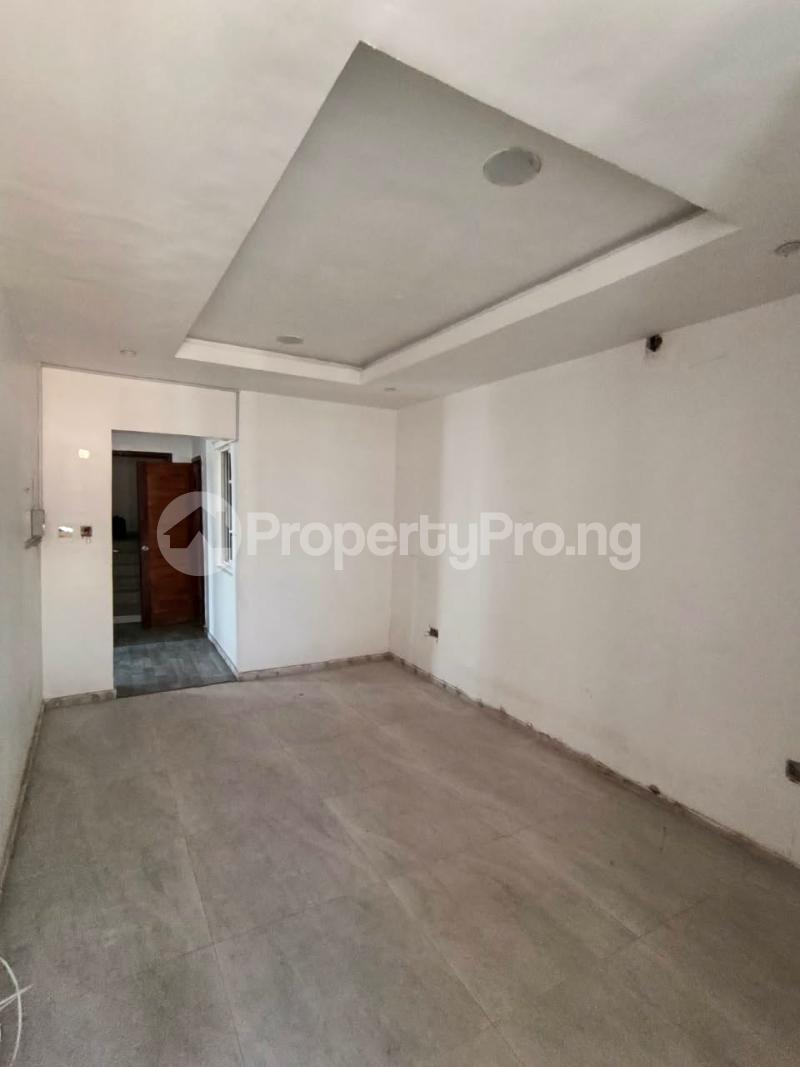 2 bedroom Flat / Apartment for rent In A Very Secured Estate Ologolo Lekki Lagos