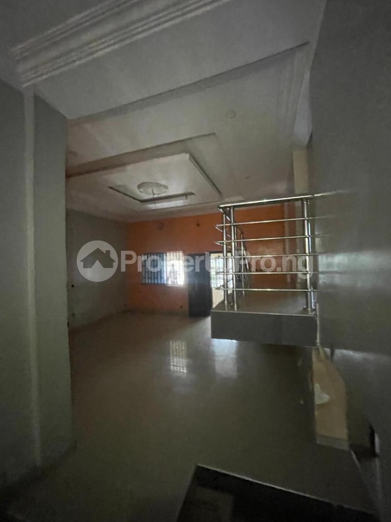 5 bedroom Flat / Apartment for rent Olowora Ojodu Lagos