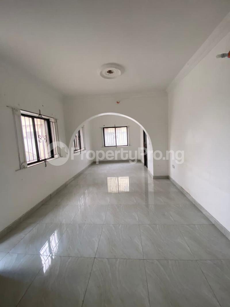 2 bedroom Flat / Apartment for rent In A Very Secured Estate Thomas estate Ajah Lagos