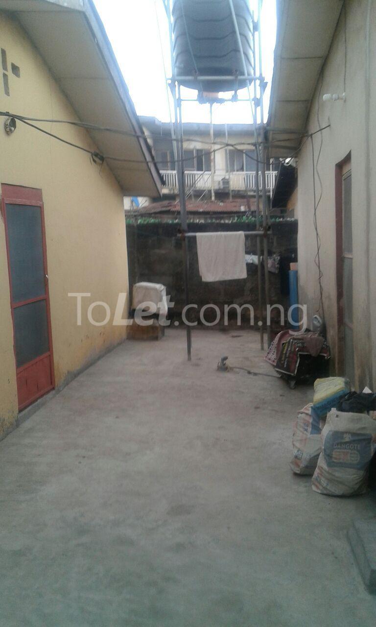 1 bedroom Flat / Apartment for rent Apapa Road Lagos