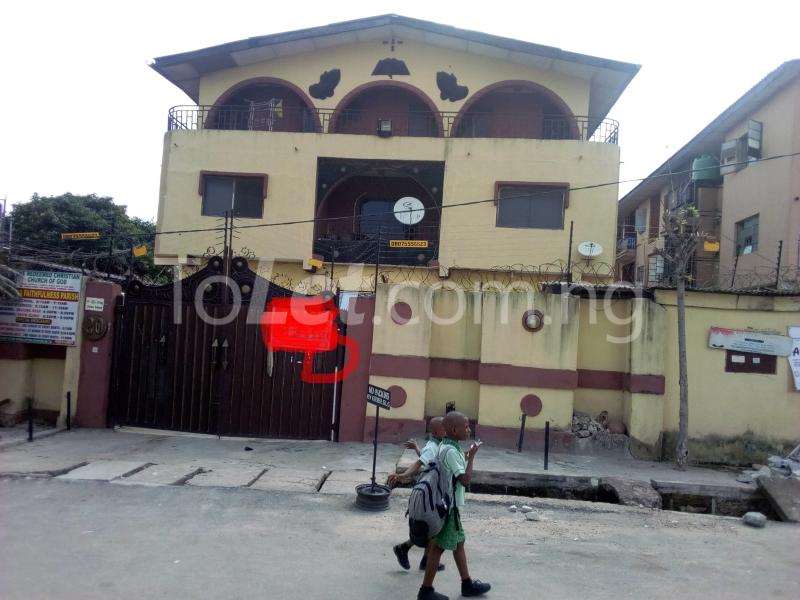 1 bedroom Flat / Apartment for rent   Fola Agoro Yaba Lagos