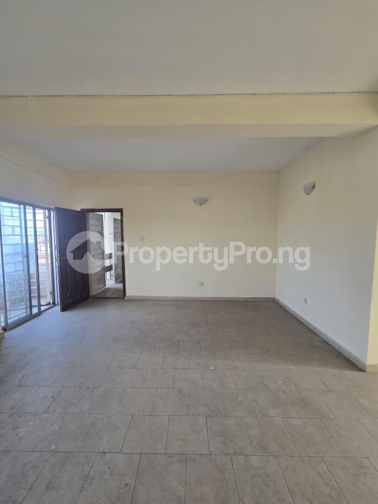 2 bedroom House for rent Mende Maryland Lagos
