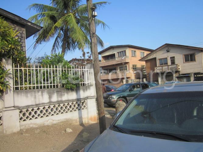 3 bedroom Flat / Apartment for rent 15, Ajayi Street Yaba Yaba Lagos - 0