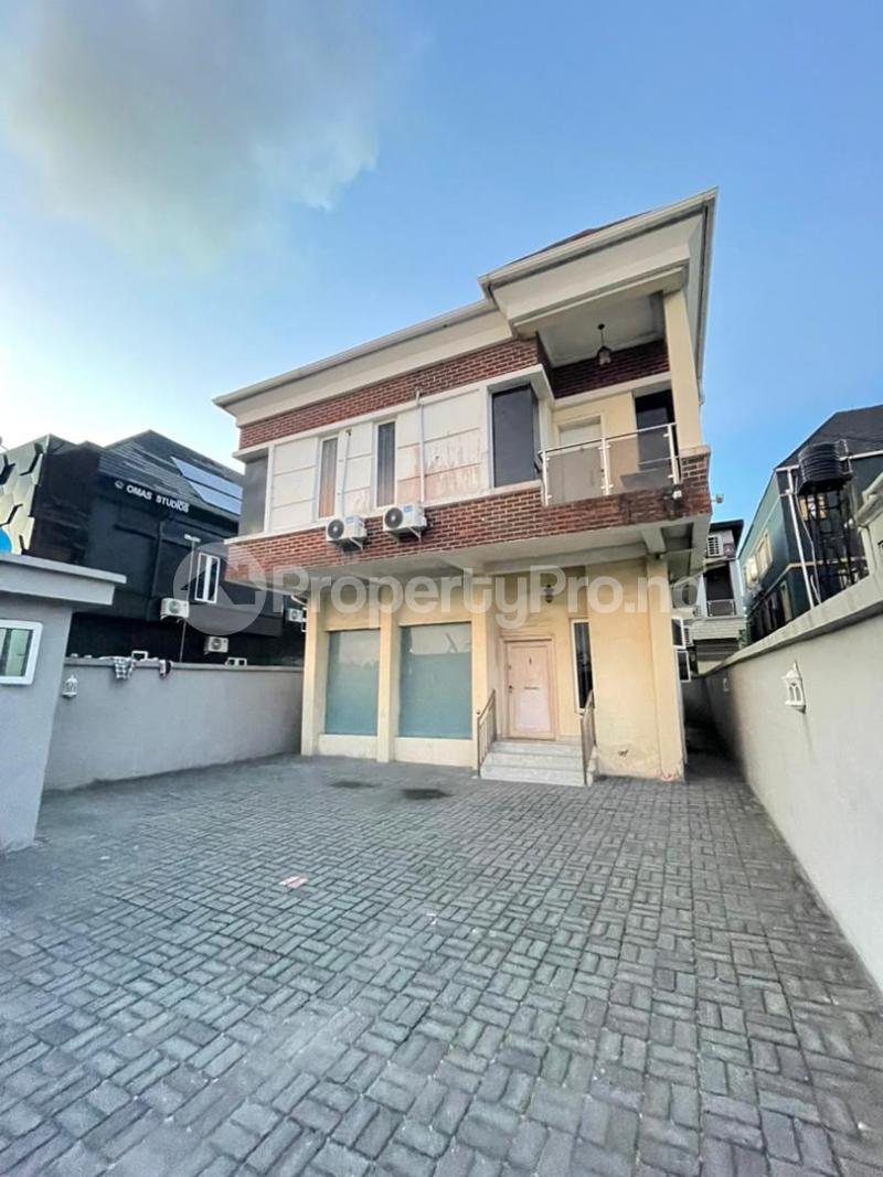 3 bedroom Commercial Property for rent chevron Lekki Lagos