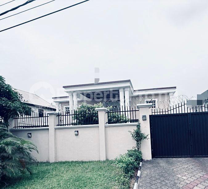 6 bedroom Commercial Property for rent Busy Street Off Admiralty Way Lekki Phase 1 Lekki Lagos