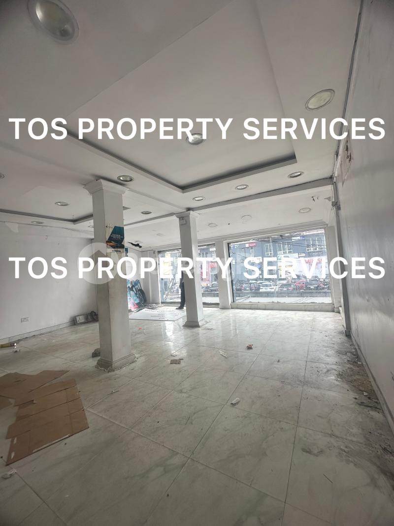Commercial Property for rent Facing A Very Busy Road @ Lekki Phase 1 Lekki Phase 1 Lekki Lagos