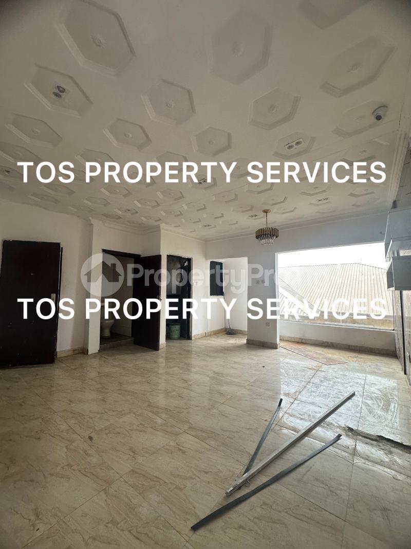 Commercial Property for rent Lekki Phase 1, Lagos. Lekki Phase 1 Lekki Lagos