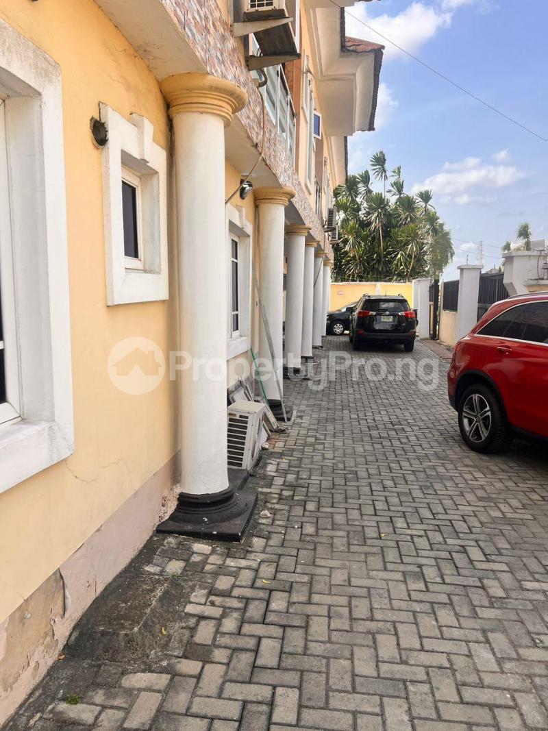 3 bedroom Flat / Apartment for rent Okupe Est, Maryland Lagos