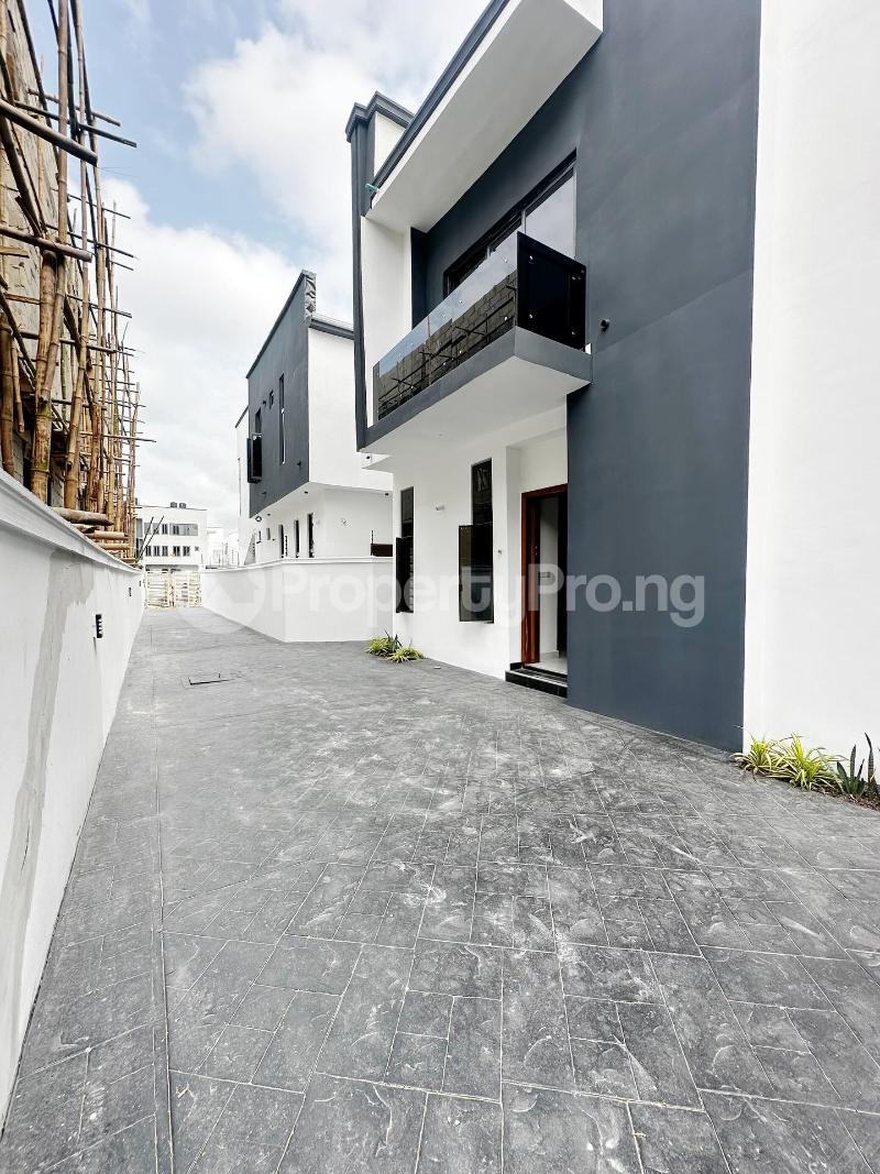 5 bedroom House for sale chevron Lekki Lagos