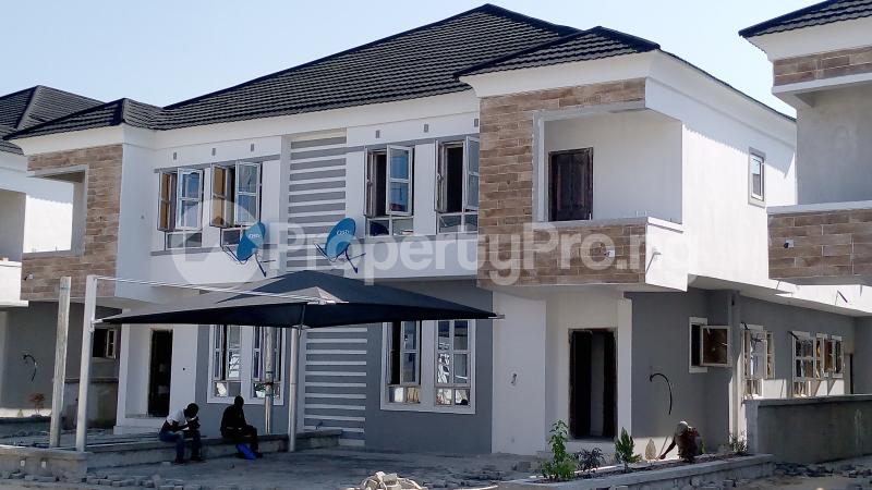 4 bedroom House for sale In A Fully Serviced Estate chevron Lekki Lagos