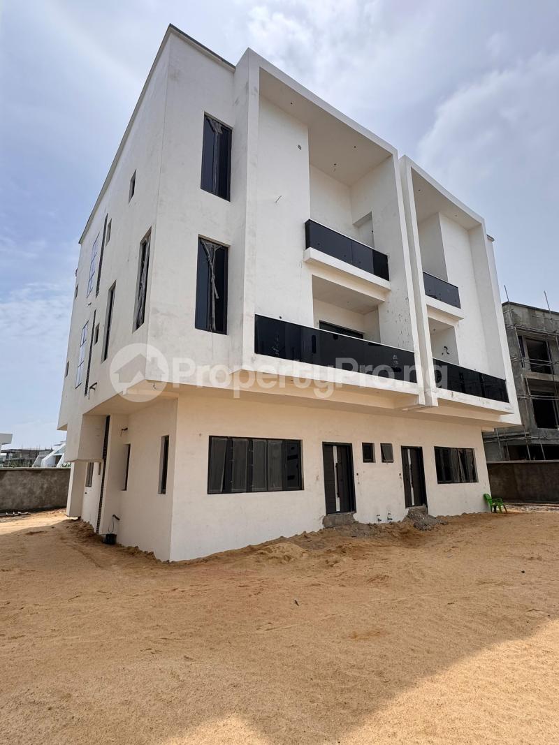 4 bedroom House for sale Behind Nicon Town Osapa london Lekki Lagos