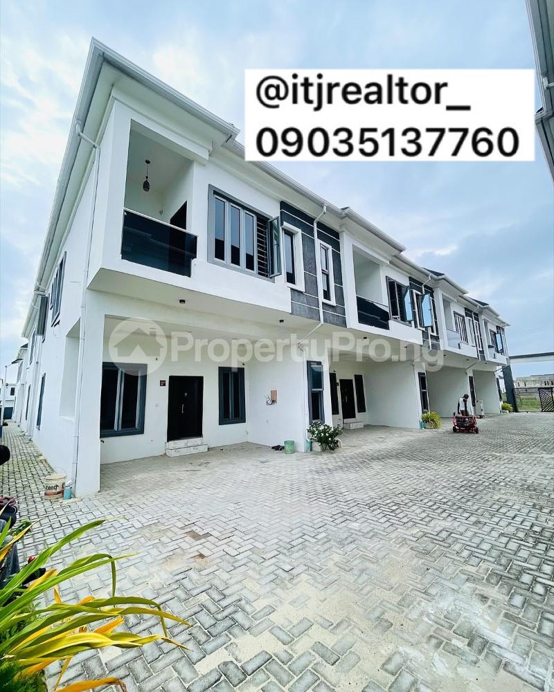 4 bedroom House for sale 2nd Toll Gate, Lekki Lagos