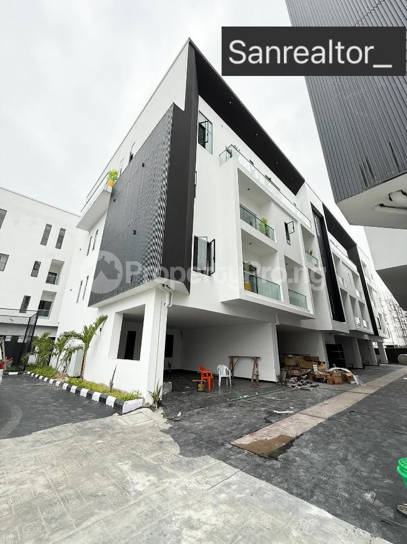 4 bedroom House for sale Lekki Lagos