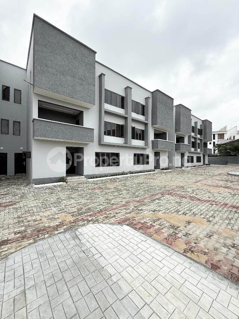 4 bedroom House for sale Ologolo Lekki Lagos - 0
