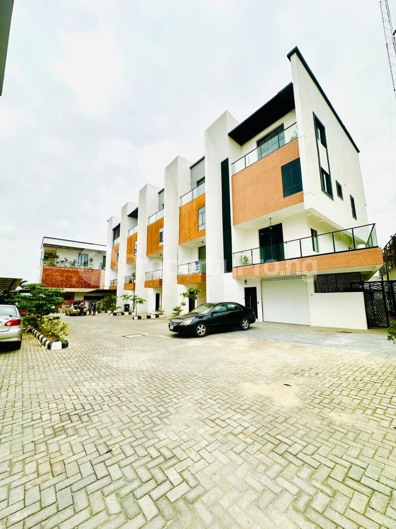 4 bedroom House for sale Maryland Lagos