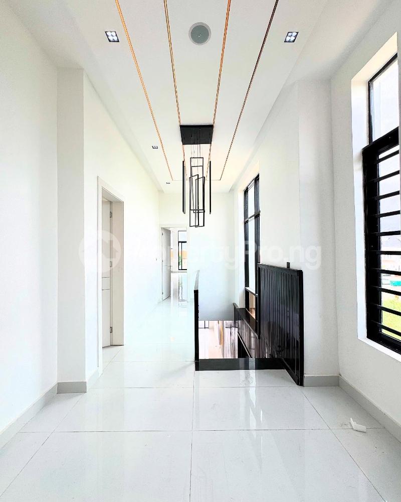 5 bedroom House for sale 2nd Tollgate Lekki Lagos