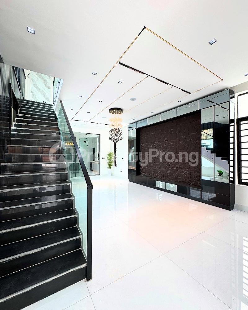 5 bedroom House for sale 2nd Tollgate Lekki Lagos