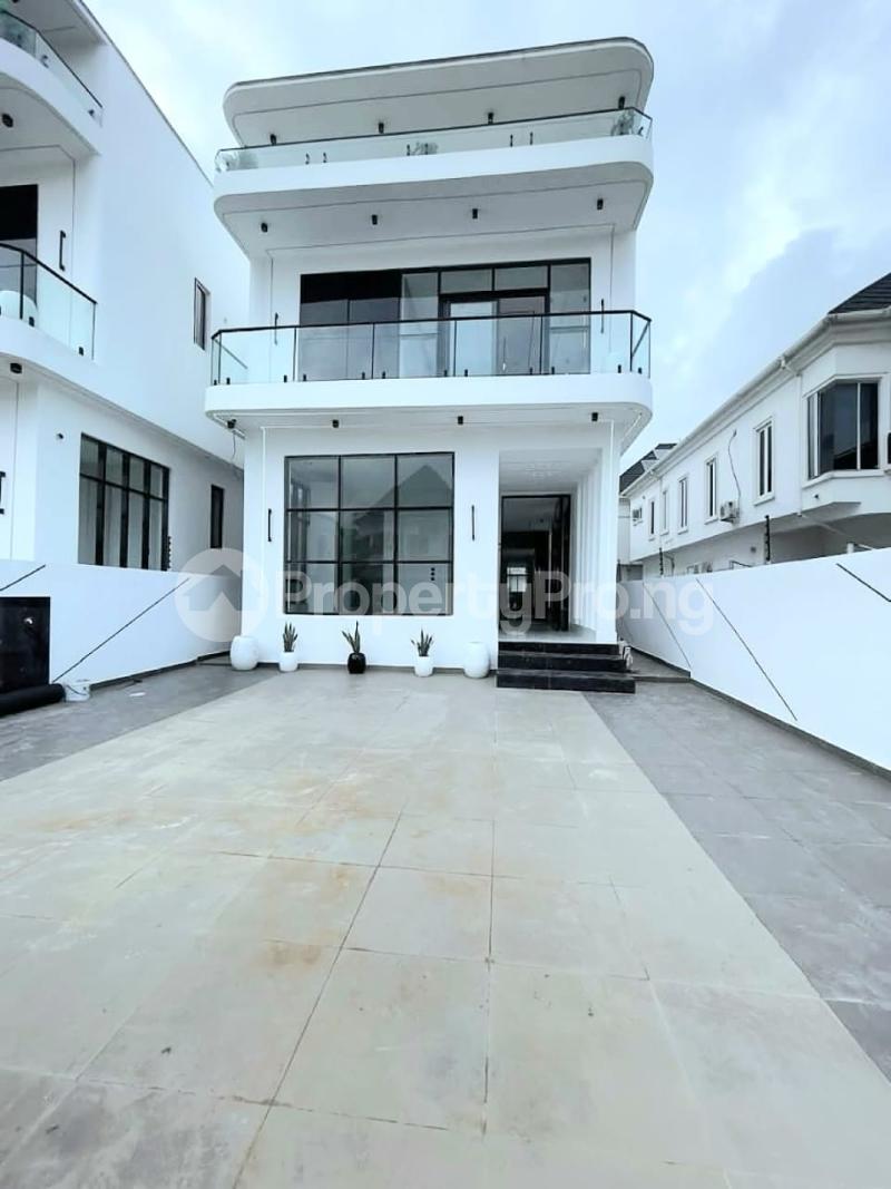 5 bedroom House for sale 2nd Toll Gate Lekki Lagos