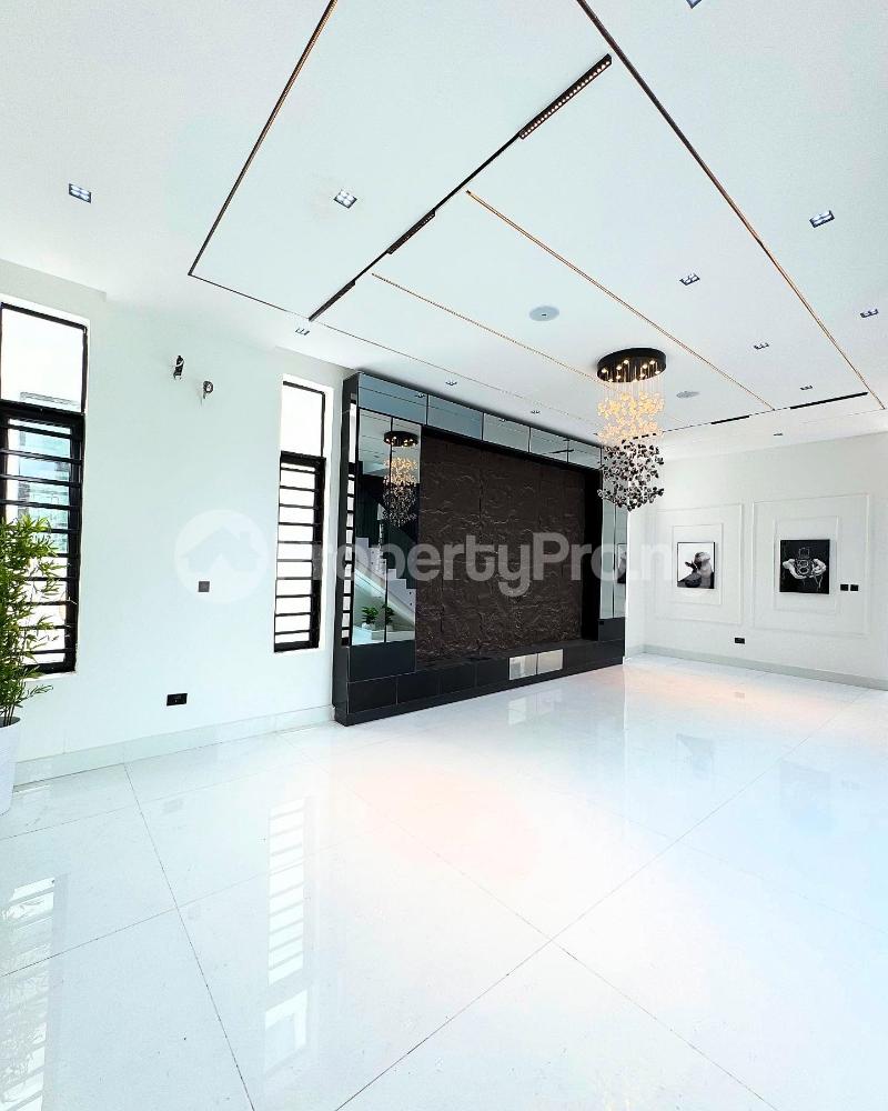 5 bedroom House for sale 2nd Tollgate Lekki Lagos