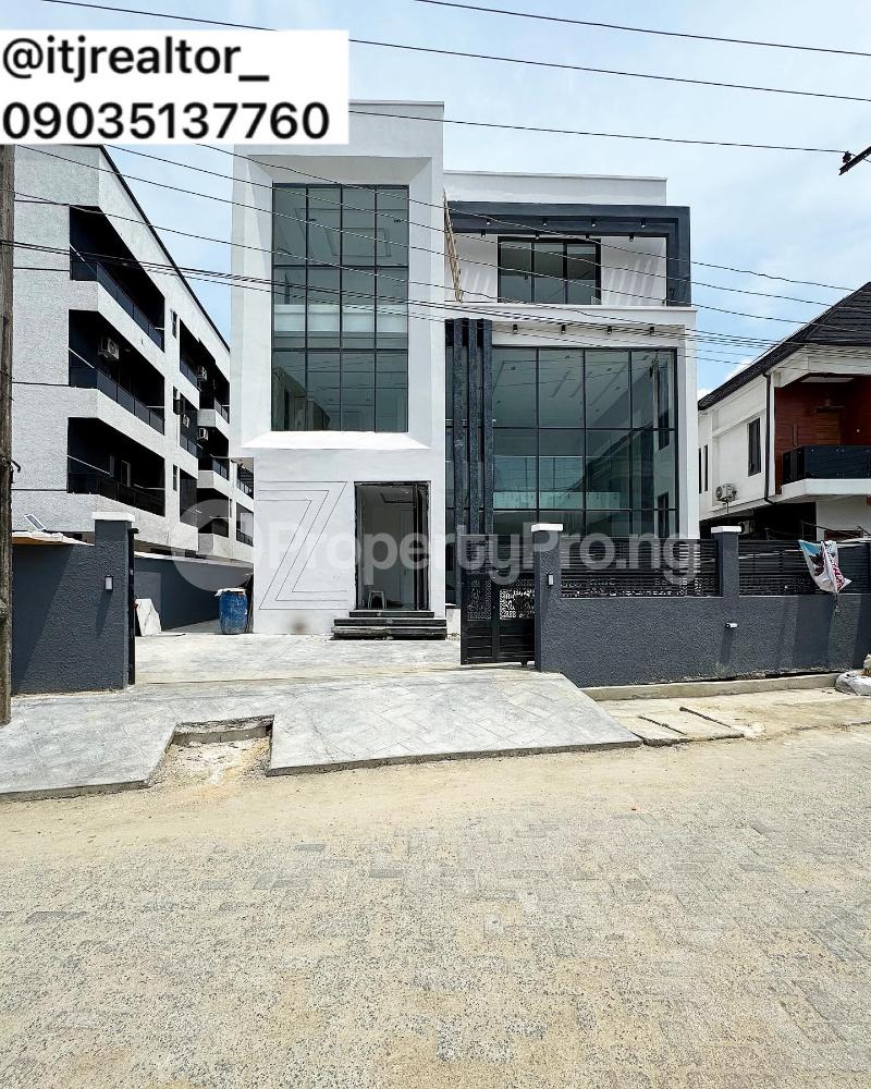 5 bedroom House for sale Ologolo Lekki Lagos