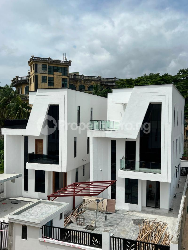 5 bedroom House for sale Chevron Lekki Lagos