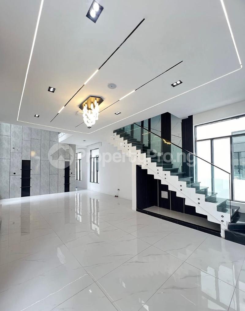 5 bedroom House for sale chevron Lekki Lagos