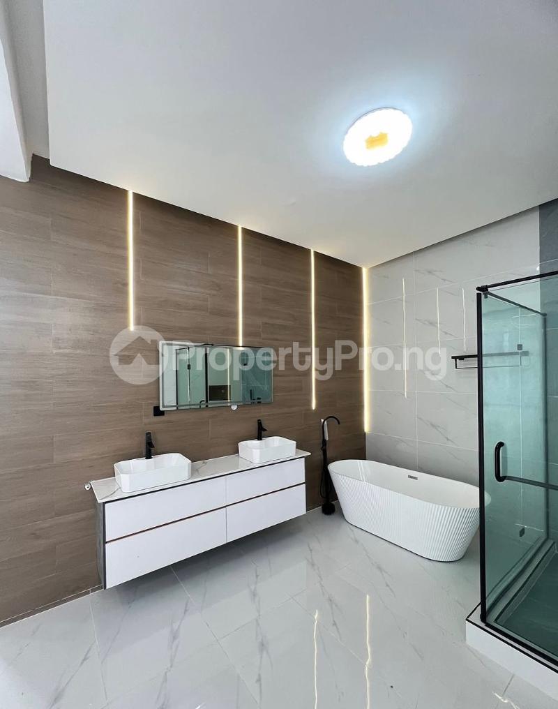 5 bedroom House for sale chevron Lekki Lagos