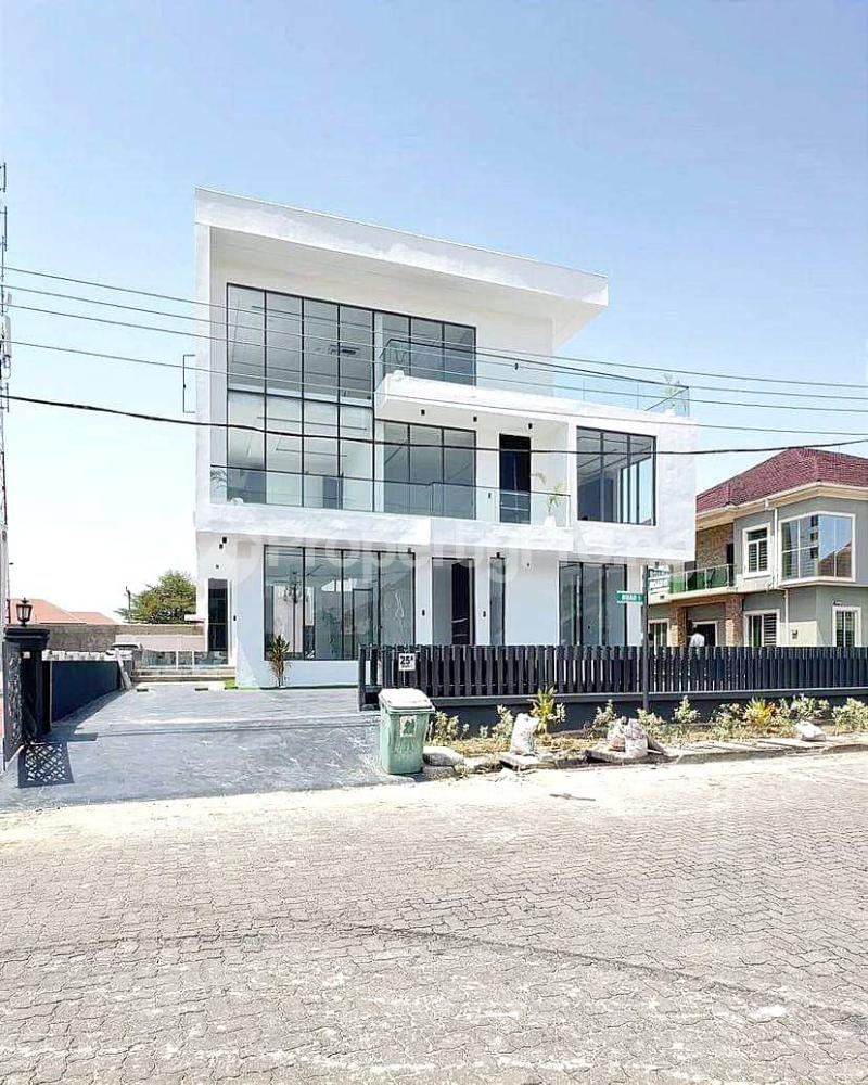 5 bedroom House for sale Osapa london Lekki Lagos