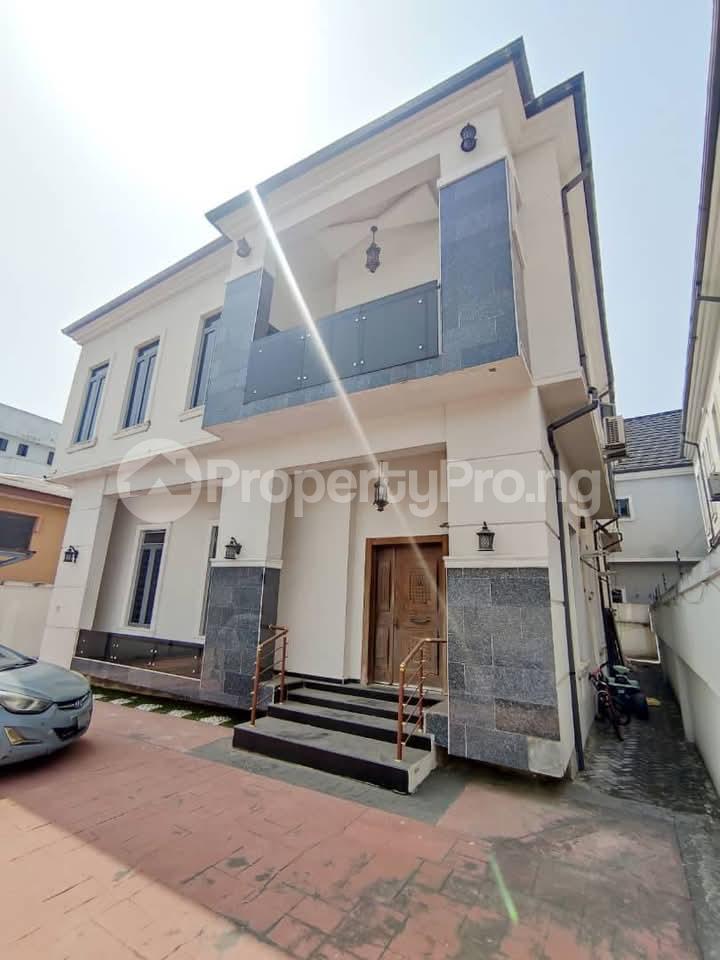 5 bedroom House for sale Chevyview Estate, Opposite chevron Lekki Lagos