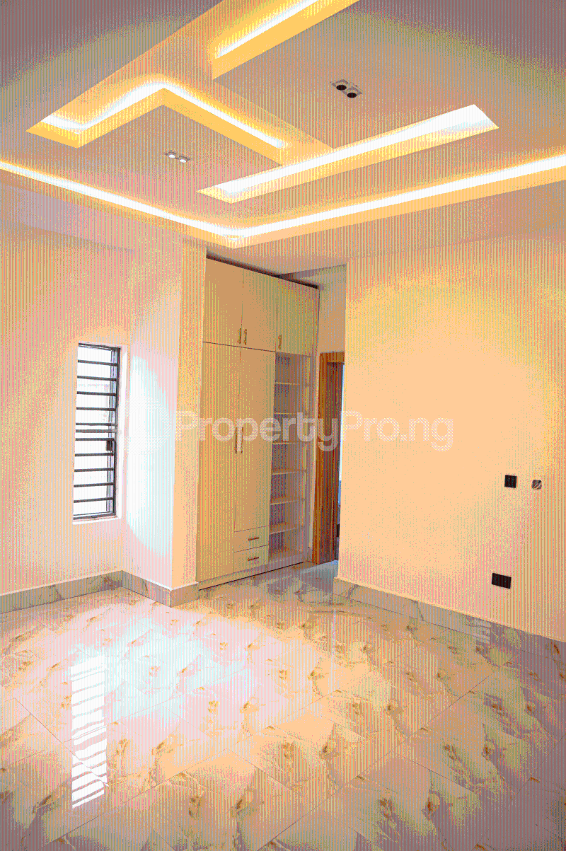 5 bedroom House for sale Favour Odogwu Street, Back Of Nta Oshimili North Delta