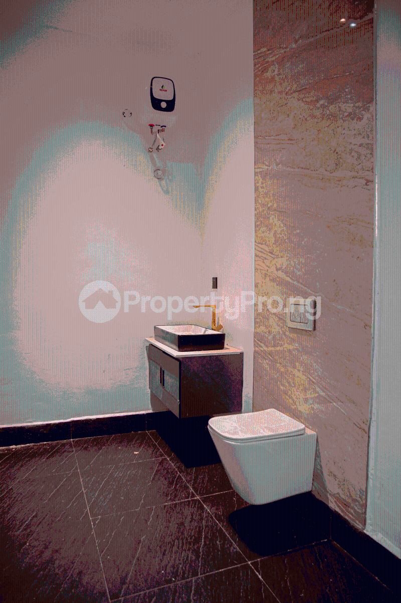 5 bedroom House for sale Favour Odogwu Street, Back Of Nta Oshimili North Delta