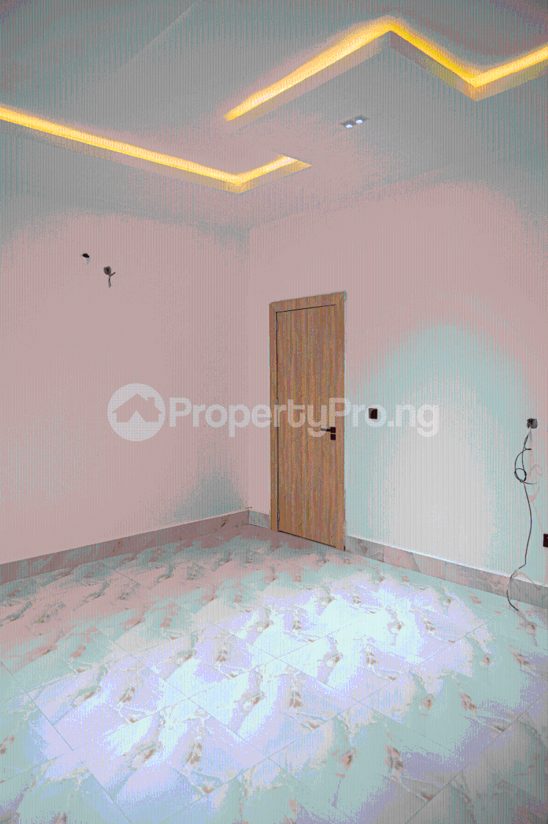 5 bedroom House for sale Favour Odogwu Street, Back Of Nta Oshimili North Delta