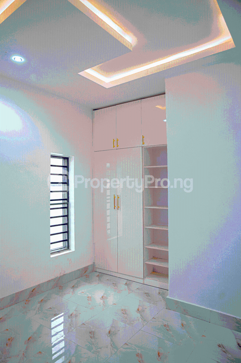 5 bedroom House for sale Favour Odogwu Street, Back Of Nta Oshimili North Delta