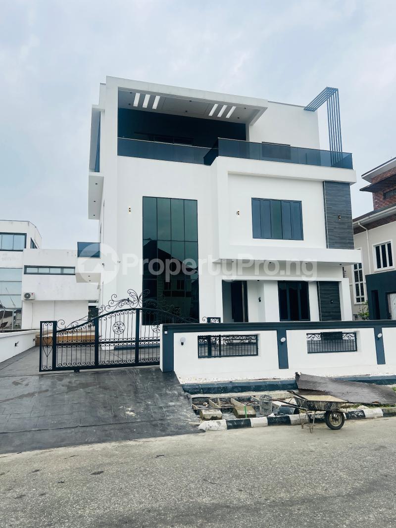 5 bedroom House for sale Pinnock Beach Estate Osapa london Lekki Lagos