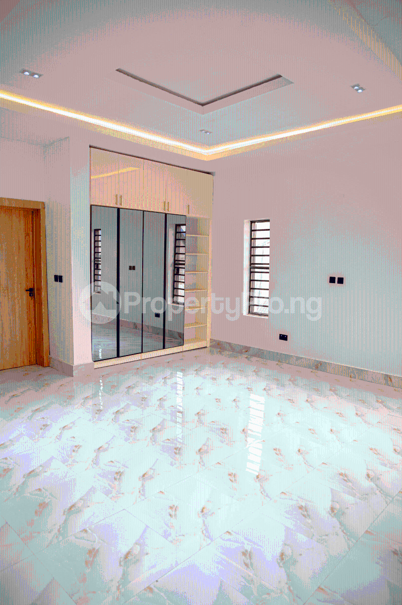 5 bedroom House for sale Favour Odogwu Street, Back Of Nta Oshimili North Delta