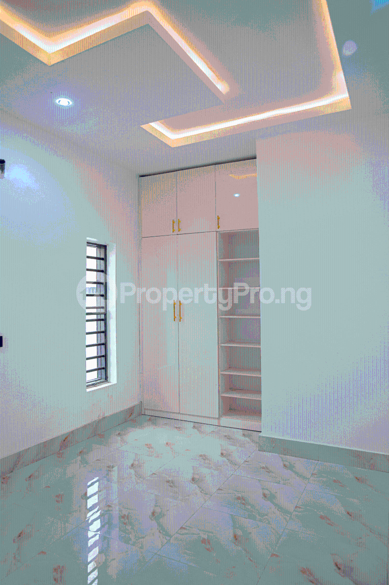 5 bedroom House for sale Favour Odogwu Street, Back Of Nta Oshimili North Delta