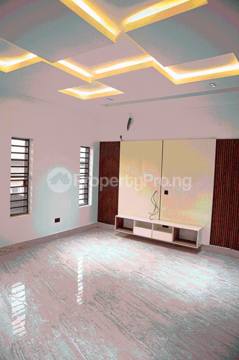 5 bedroom House for sale Favour Odogwu Street, Back Of Nta Oshimili North Delta
