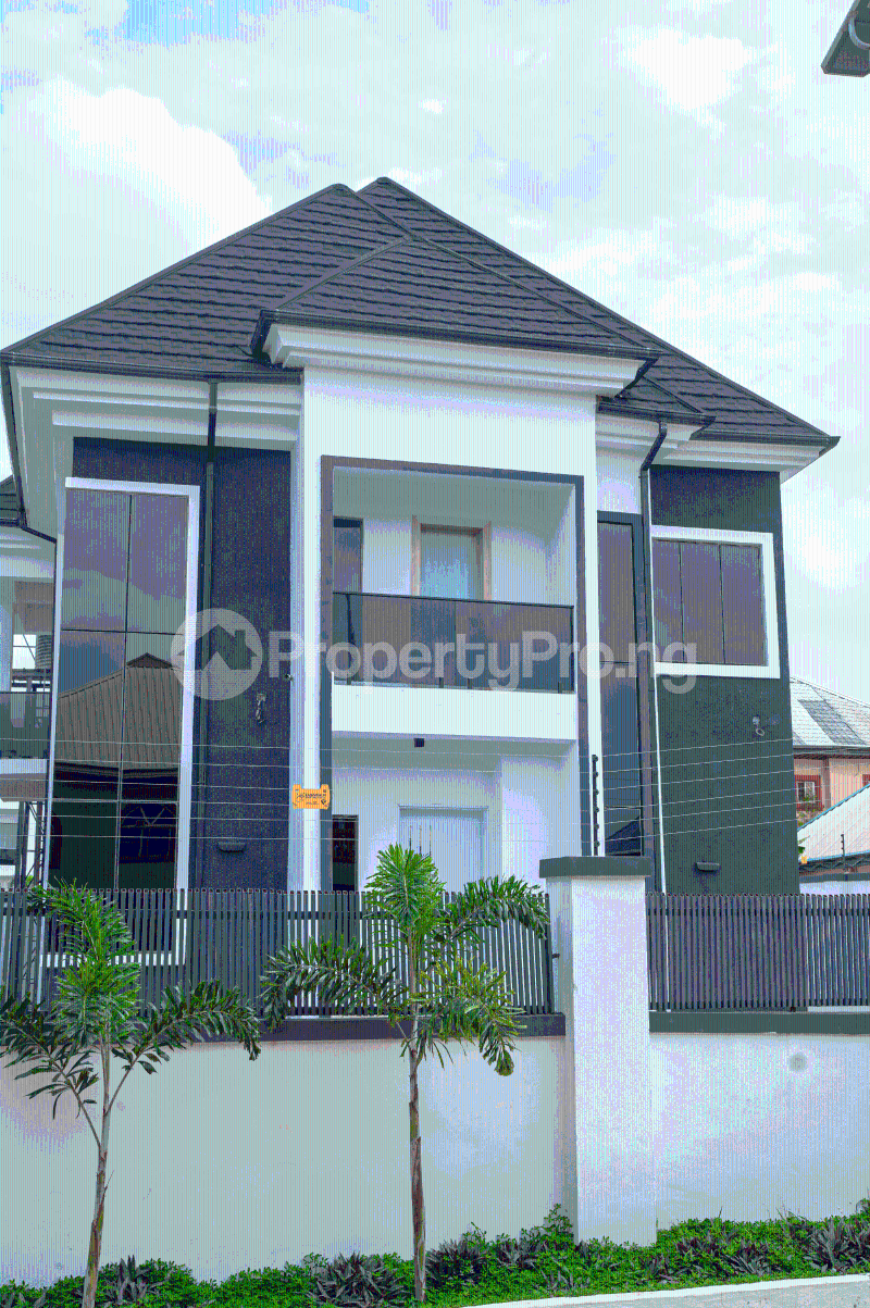5 bedroom House for sale Favour Odogwu Street, Back Of Nta Oshimili North Delta