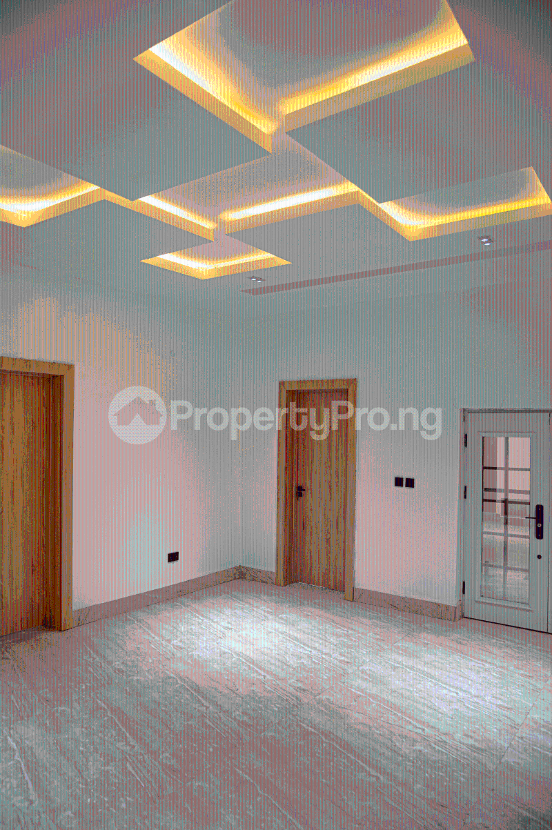 5 bedroom House for sale Favour Odogwu Street, Back Of Nta Oshimili North Delta