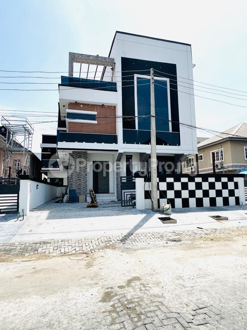 6 bedroom House for sale A Prime And Secure Estate In Chevron Lekki Lagos chevron Lekki Lagos