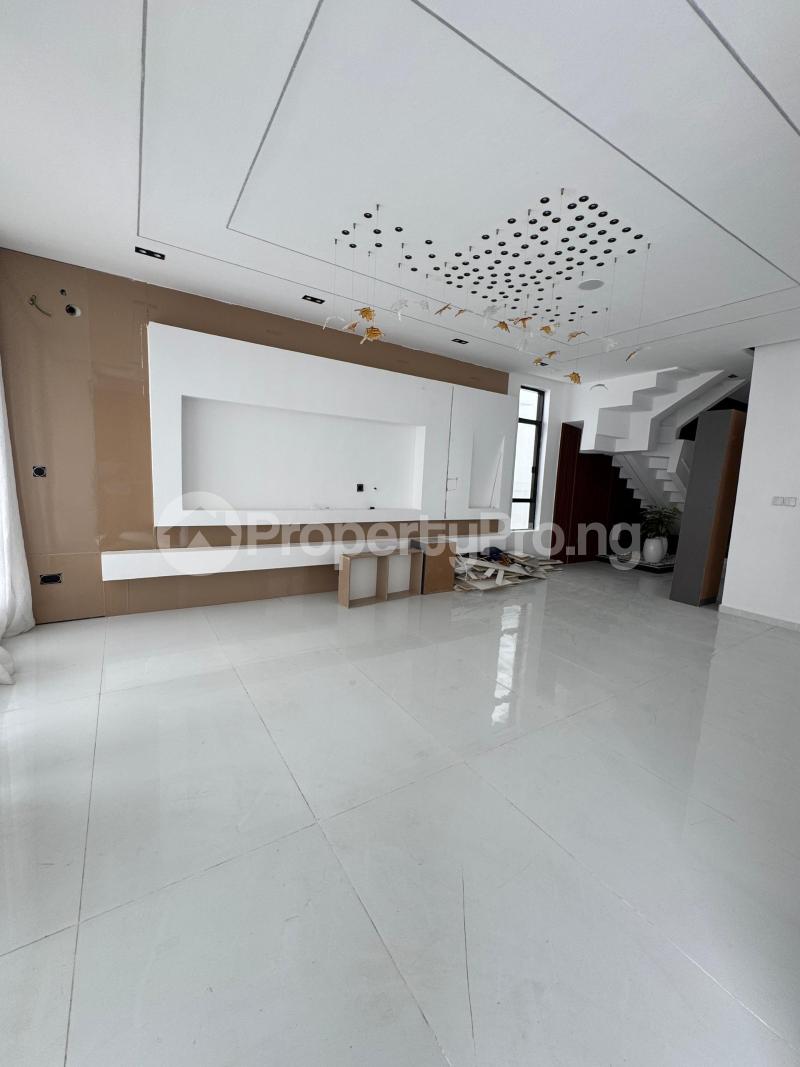 5 bedroom House for rent Chevron Lekki Lagos