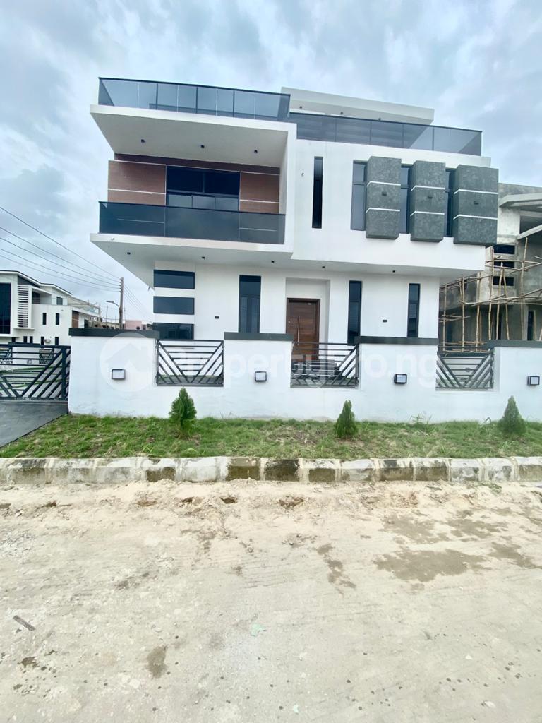 5 bedroom House for sale 2nd Toll Gate Lekki Lagos