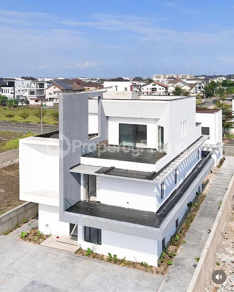 5 bedroom House for sale Pinnock Beach Osapa london Lekki Lagos
