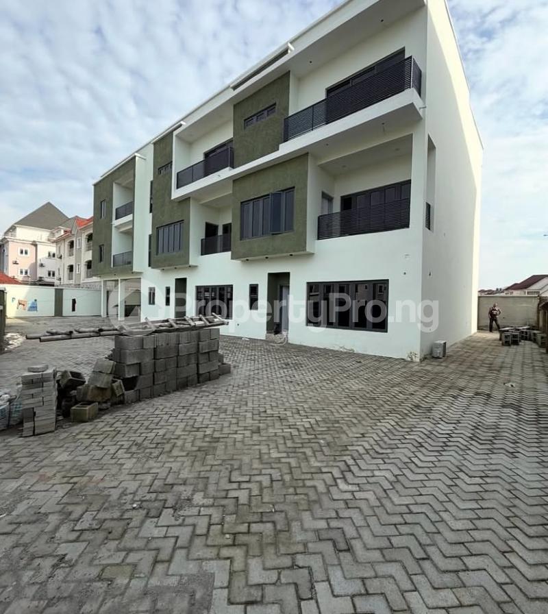 10 bedroom Flat / Apartment for rent Wuye Abuja