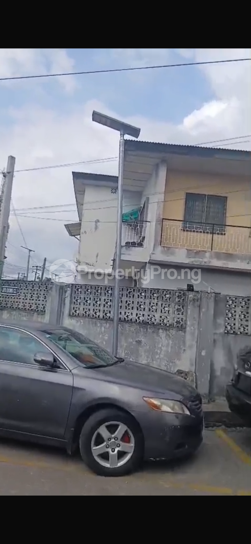 House for sale Off Ajao Road Ogunlana Surulere Lagos