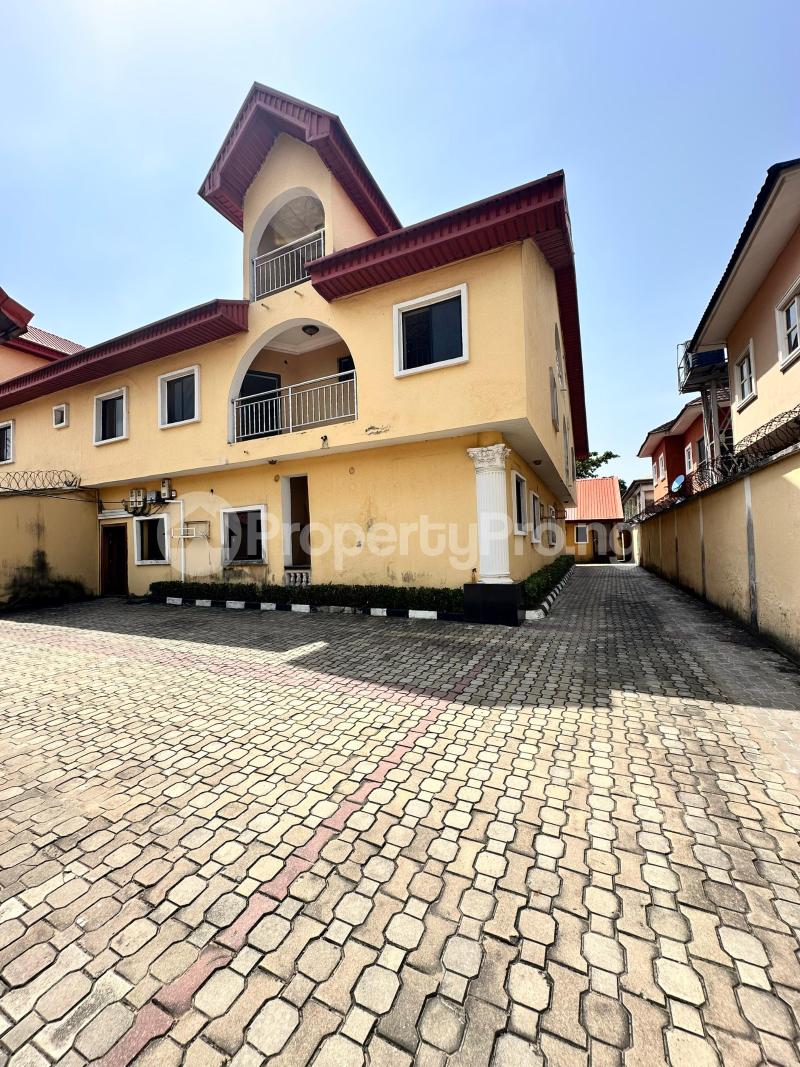2 bedroom House for rent Lekki Phase 1 Lekki Lagos