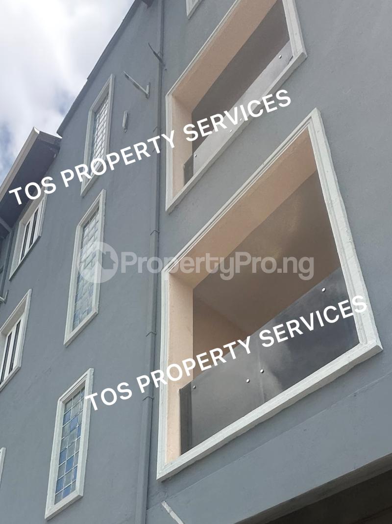 Flat / Apartment for rent In A Nice Serene & Gated Area In Alagomeji, Yaba Alagomeji Yaba Lagos